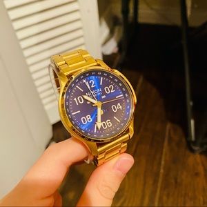 Nixon watch almost new